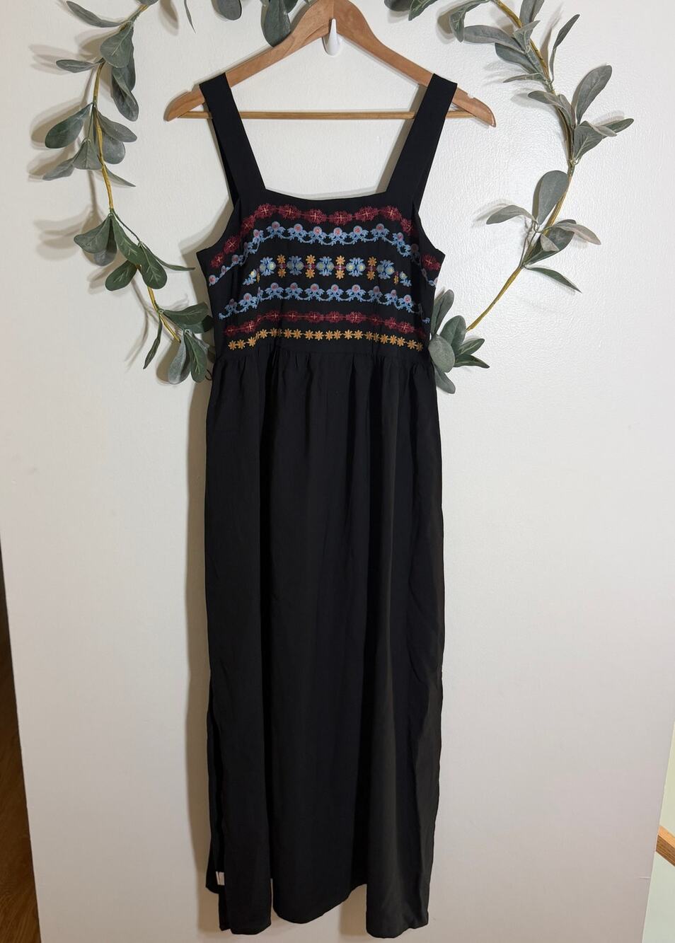 NWT Coco + Carmen Sarah Embroidered Midi Dress